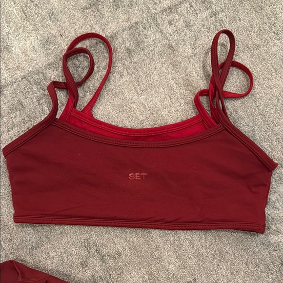 SET Active Deep Red Workout Set - Picture 4 of 7